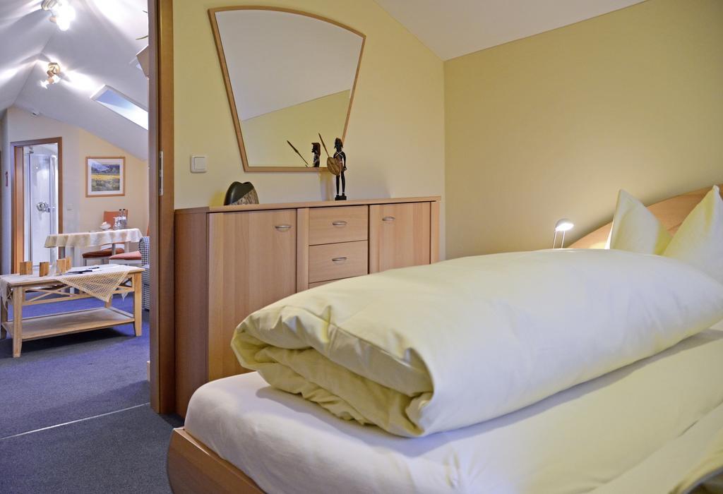 Hotel Gasthof Am Forsthof Edelsfeld Habitación foto